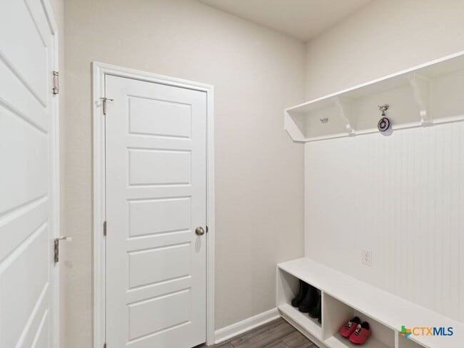 Building Photo - 3073 Charyn Wy