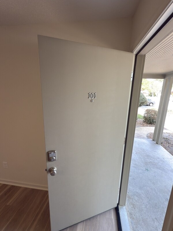 Foto del edificio - 4785 Dadson Ct