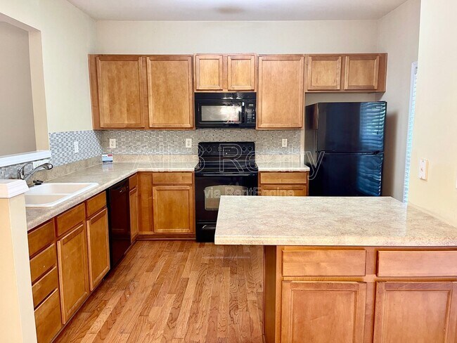 Foto del edificio - 2813 Deerwood Ln