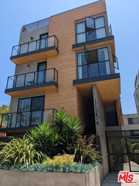 Foto del edificio - 11254 Mississippi Ave