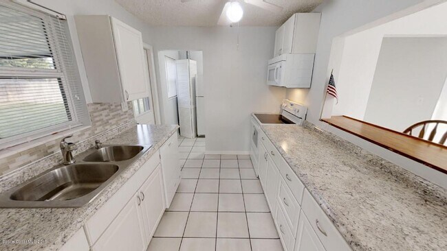 Foto del edificio - 449 N Waterway Dr