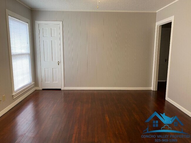 Building Photo - 215 Paint Rock Rd