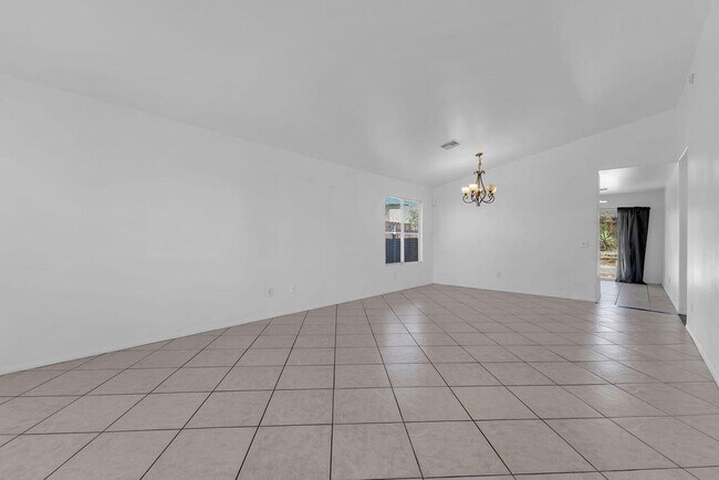 Foto del edificio - 66300 6th St
