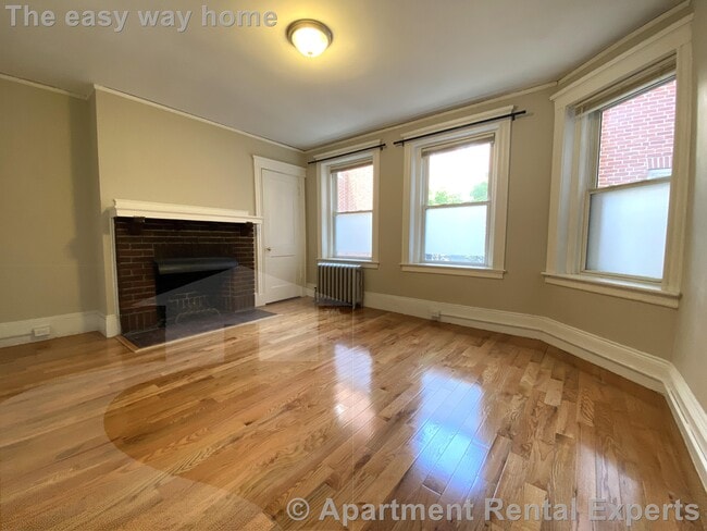 Photo - 6 Craigie Cir Unit #4 Apartment
