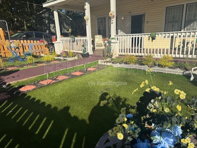 Photo - 807 Hall St NW House