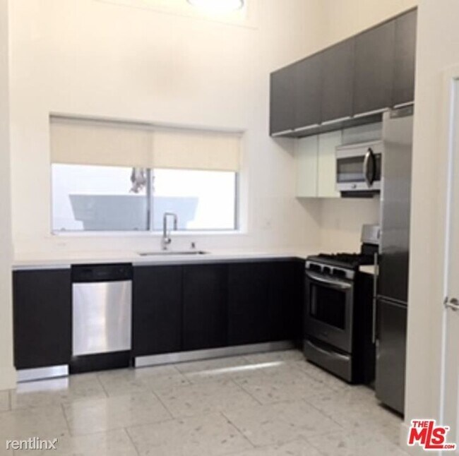 Building Photo - 2 br, 2 bath Condo - 1730 Sawtelle Blvd Ap...