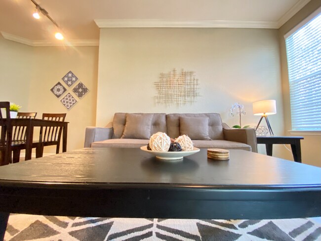 Foto del edificio - 2125 Sweetbroom Cir