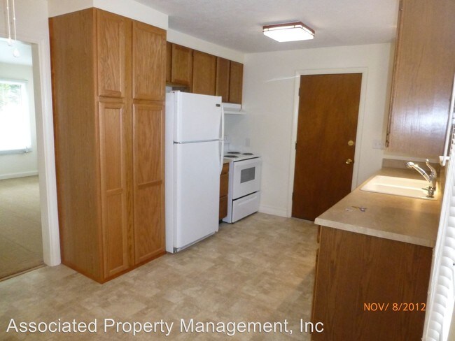 Building Photo - 4525 SW 180th Ave