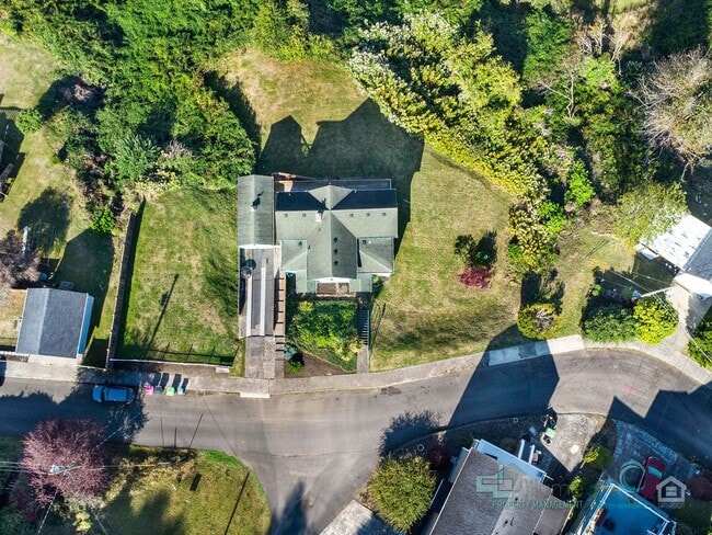 Foto del edificio - 3088 Harrison Ave