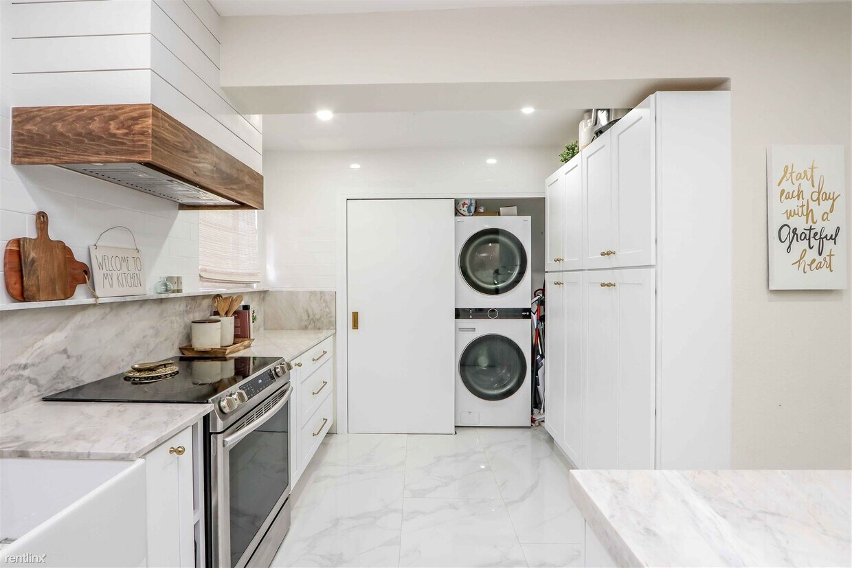 Foto principal - 3 br, 2 bath House - 18915 NW 44th Ct # 18915