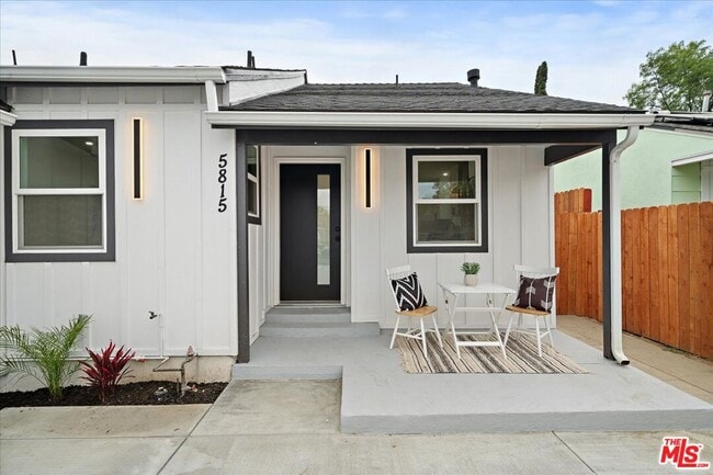 Foto del edificio - 5815 Saloma Ave