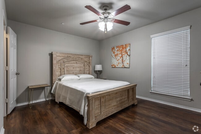 2BR, 2BA - 947SF - First Bedroom - 800 Bellshire Apartments