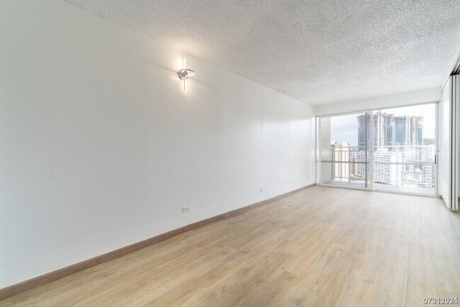 Building Photo - 1655 Makaloa St