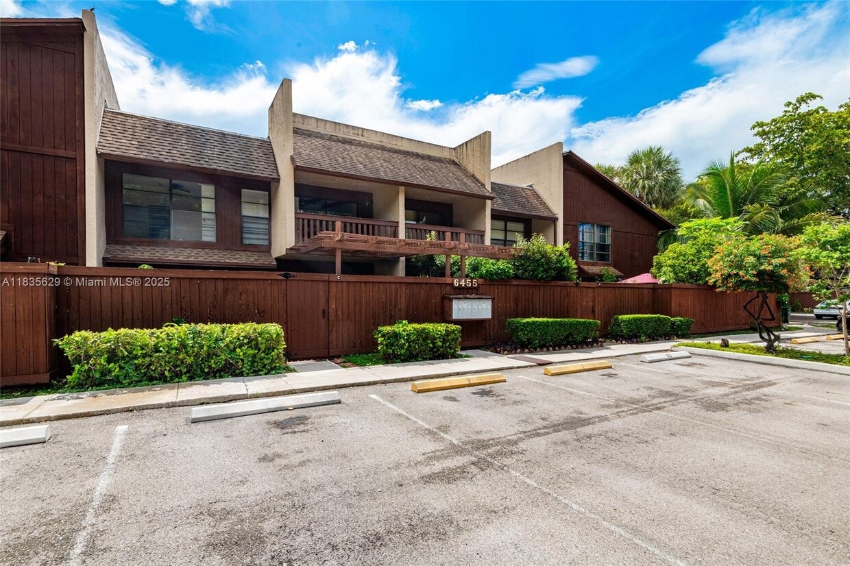 Primary Photo - 6455 SW 116th Pl