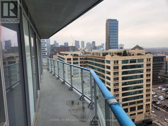 Photo du bâtiment - 100 Dalhousie St