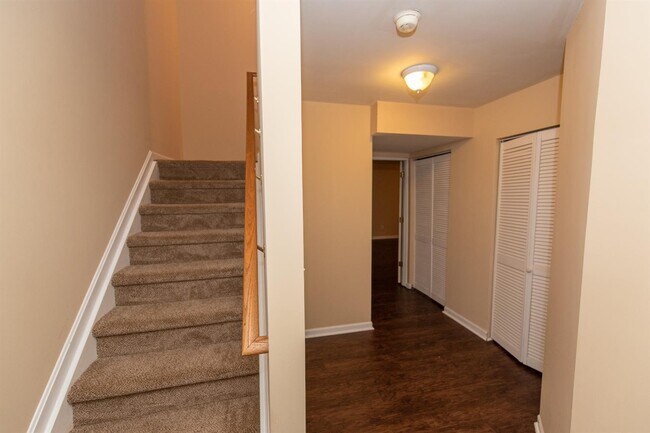 Building Photo - 3004 Ashley Oaks Dr