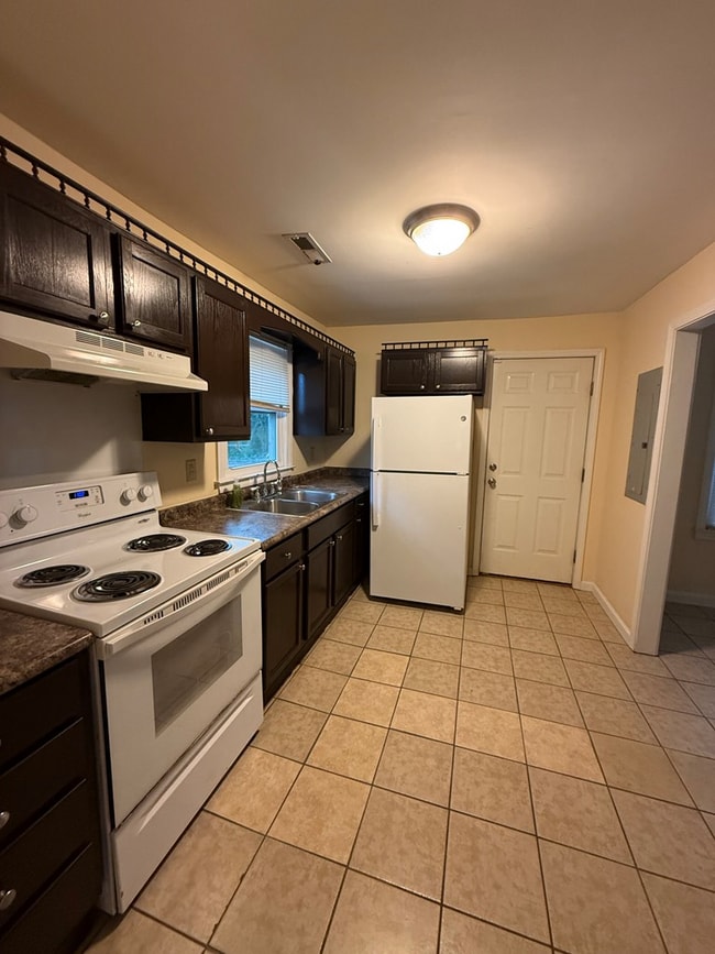 Building Photo - 227 Cuttino Rd