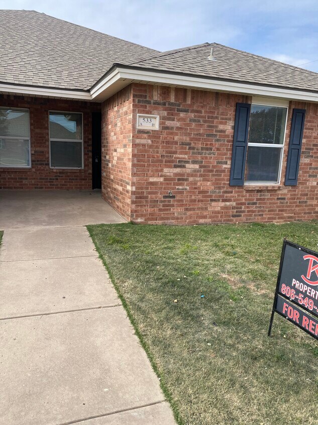 Foto principal - 533 N Brentwood Ave