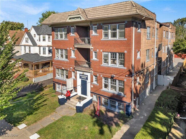 Foto del edificio - 3308 Archwood Ave