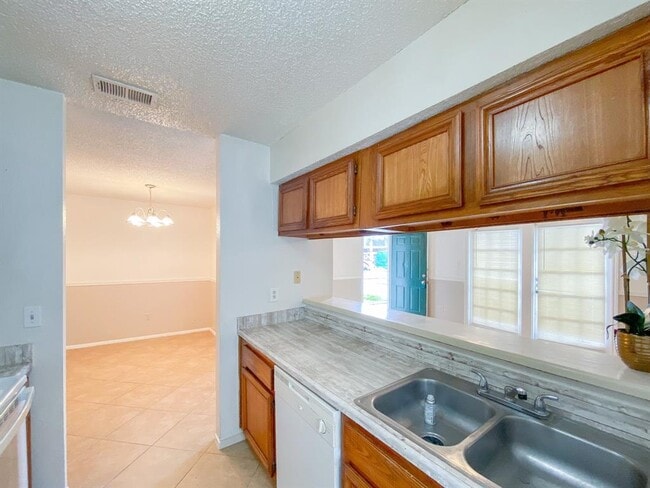 Building Photo - 1312 Brenda Ln