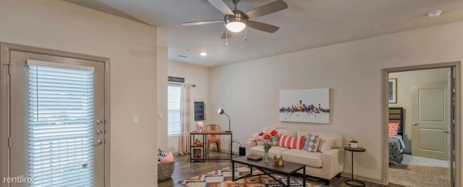 Foto del edificio - 5401 Park Springs Blvd