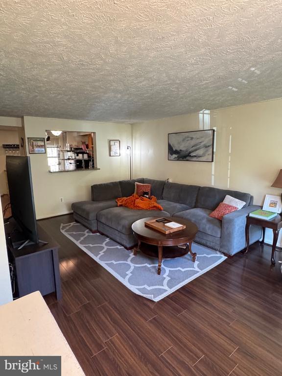 Foto del edificio - 1565 Autumn Ridge Cir