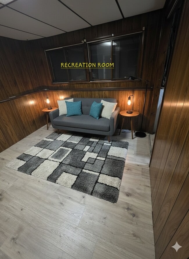 Foto del edificio - 352 Gehrig Cir