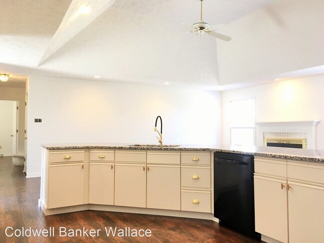 Building Photo - 3 br, 2 bath House - 205 Portsmouth Rd