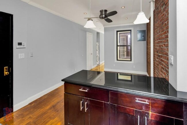 Building Photo - 438 W 52nd St