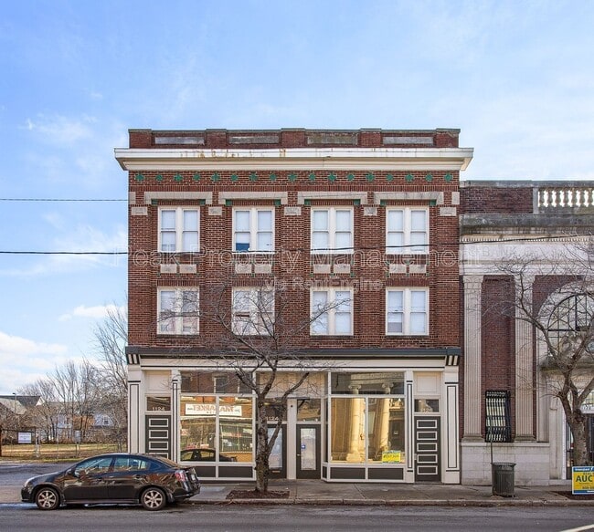 Building Photo - 1124 Hull St