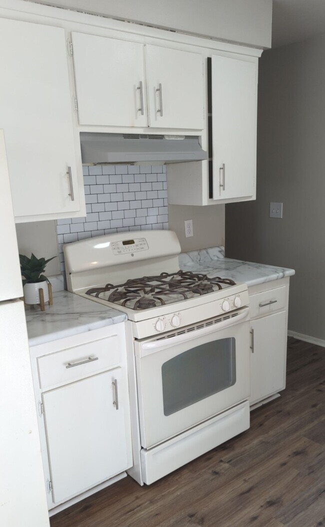 Building Photo - 4310 3rd St NE