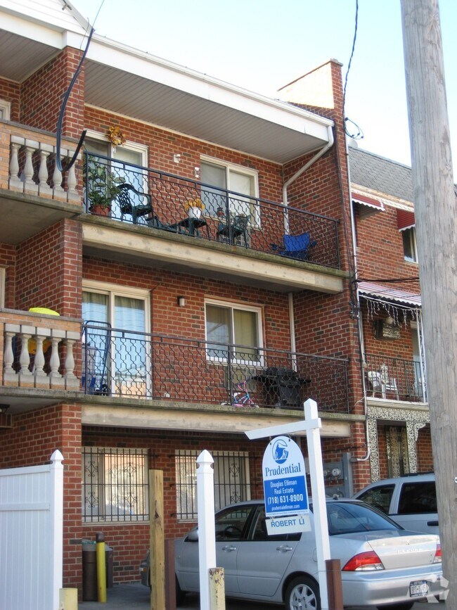 Building Photo - 108-56 53rd Ave