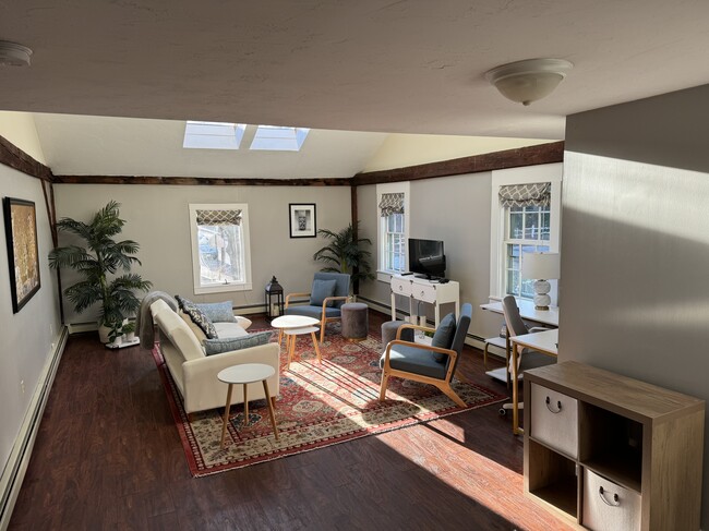Livingroom with skylights - 67 Warren St