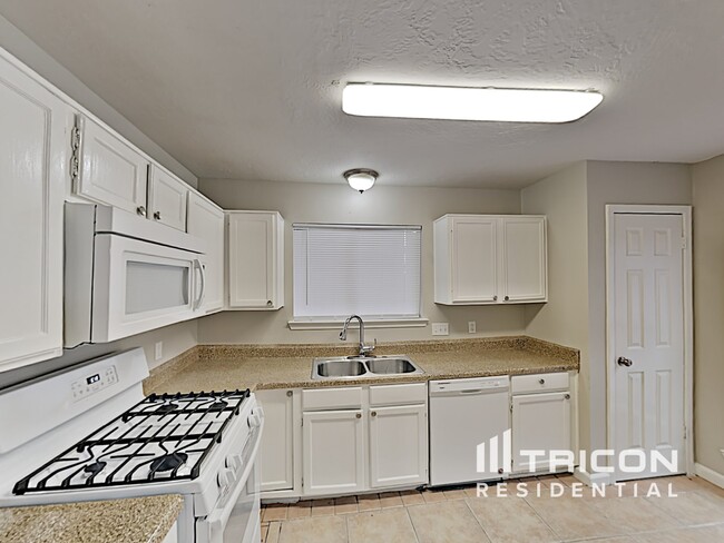 Building Photo - 16715 Summer Dawn Lane Houston TX
