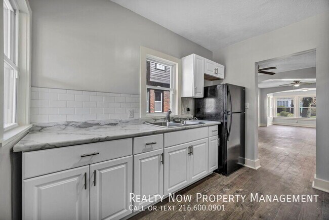 Foto del edificio - 3239 Sycamore Rd