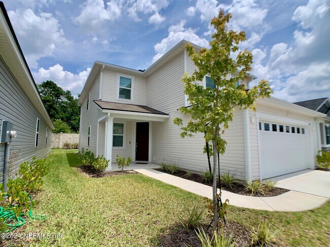 Foto del edificio - 7032 Red Timber Rd