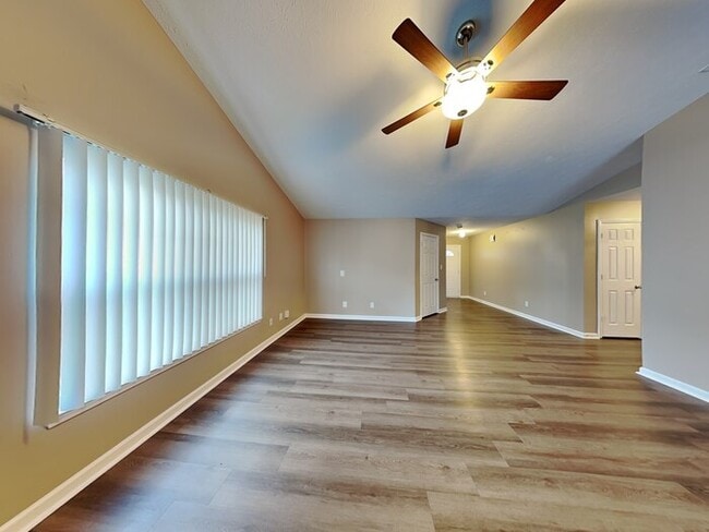 Building Photo - 10447 Bellchime Ct