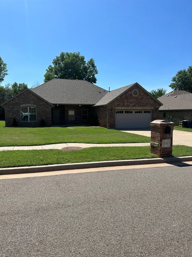 1661 Appaloosa Dr, Blanchard, OK 73010 House Rental in Blanchard, OK