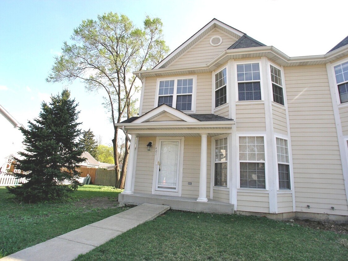 401 S Linden Ave, Westmont, IL 60559 Townhome Rentals in Westmont IL
