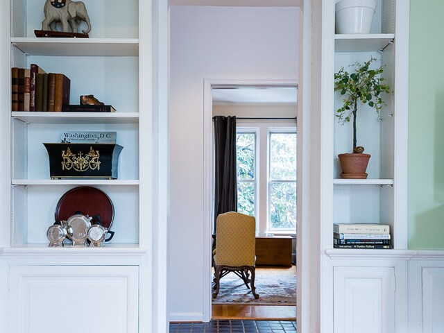 Building Photo - 2014 Hillyer Pl NW