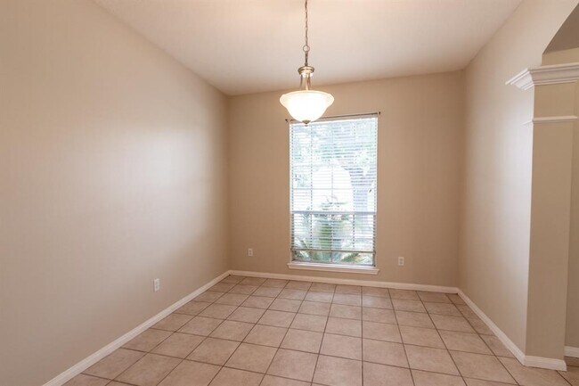 Building Photo - 5502 Atascocita Timbers N
