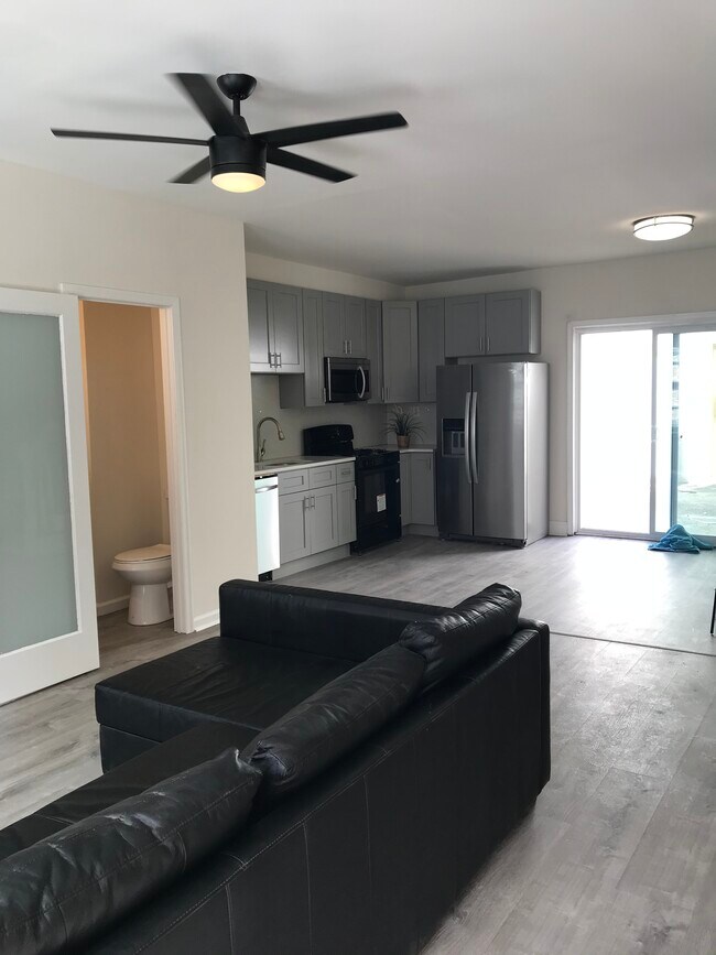 Building Photo - 1329 Rodman St