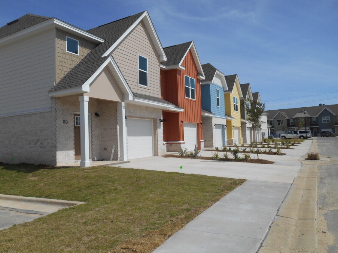 Multi color Building - 400 Mattie M Kelly Blvd