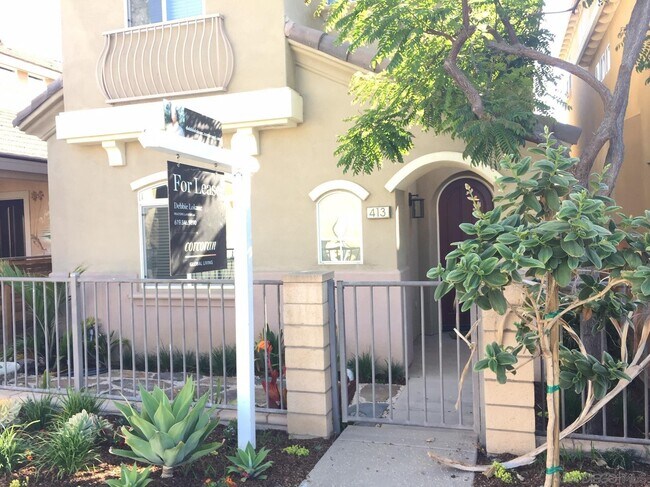 Building Photo - 413 N Cedros Ave