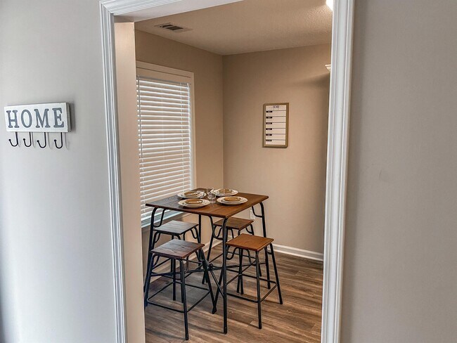 Foto del edificio - 524 Deerchase Ct