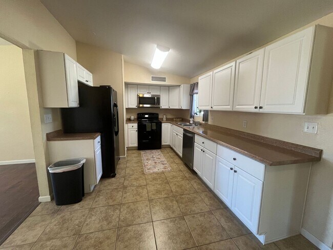 Foto del edificio - Updated 3 bedroom single-family home