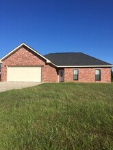 Building Photo - 167 Small Oaks Rd