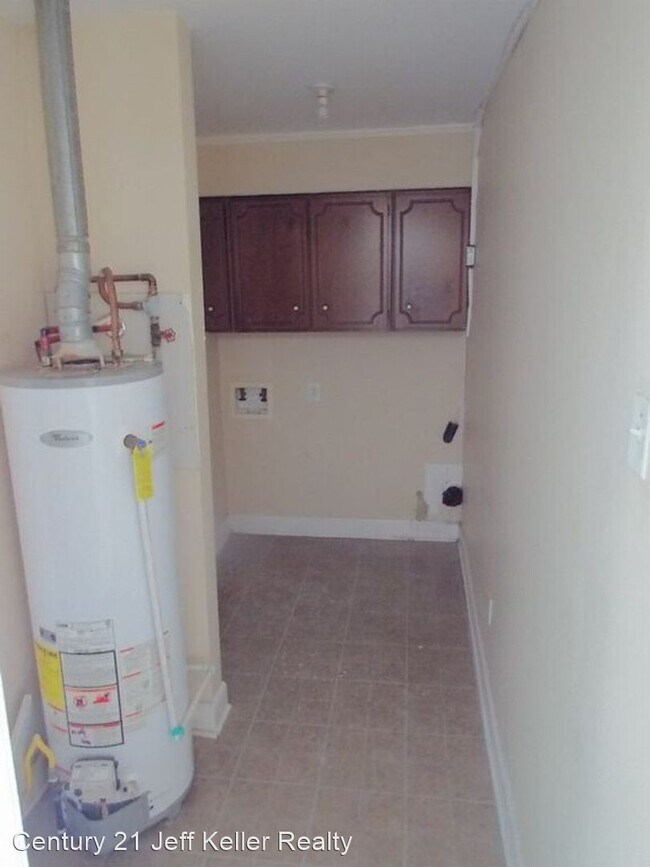 Building Photo - 3 br, 2 bath House - 2528 Kensington Dr E