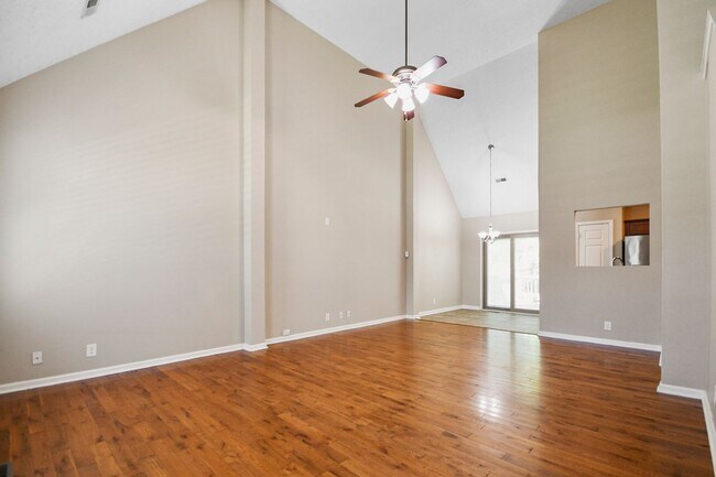 Foto del edificio - Pet Friendly Three Bedroom with Bonus!