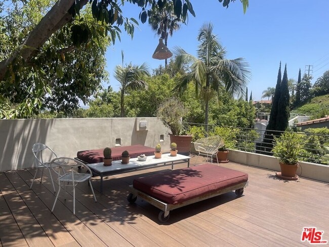 Foto del edificio - 1467 Queens Rd